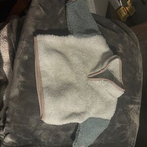 Cozy Kids' Sherpa Sweatshirt - White and Gray